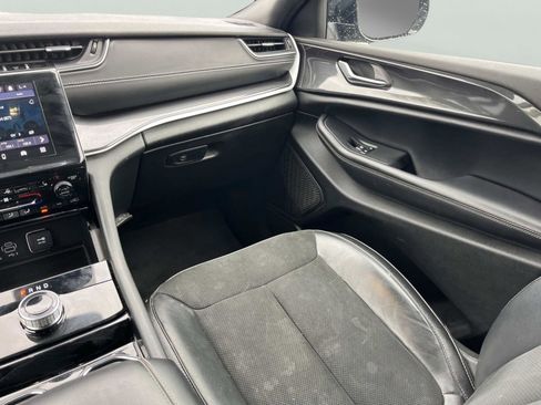 Used 2023 Jeep Grand Cherokee Altitude image 14