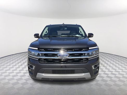 Used 2022 Ford Expedition Limited image 2