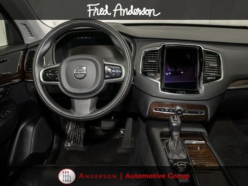 Used 2016 Volvo XC90 T6 Momentum w/ Momentum Plus Package AWD/4WD image 7