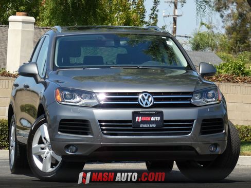 Used 2014 Volkswagen Touareg VR6 AWD/4WD image 3