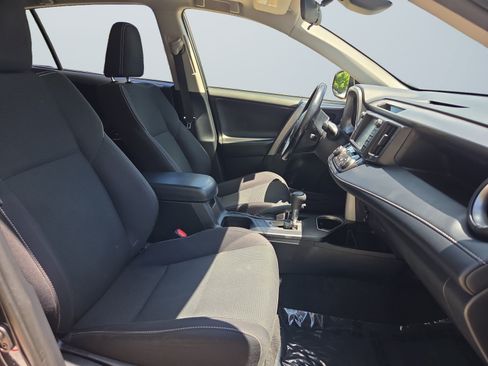 Used 2018 Toyota RAV4 XLE w/ Convenience Package AWD/4WD image 17