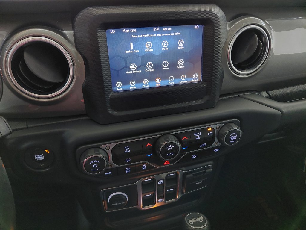 Used 2019 Jeep Wrangler Unlimited Sahara AWD/4WD image 28