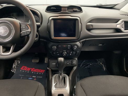 Used 2022 Jeep Renegade Latitude AWD/4WD image 21