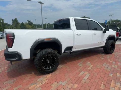 Used 2026 GMC Sierra 2500 AT4X AWD/4WD image 3
