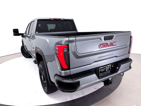 Used 2025 GMC Sierra 2500 AT4 AWD/4WD image 9
