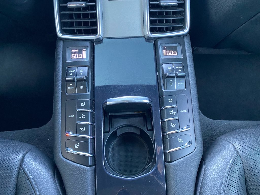 Used 2016 Porsche Panamera image 30