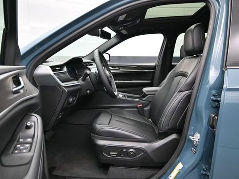 New 2026 Jeep Grand Cherokee L Limited image 17