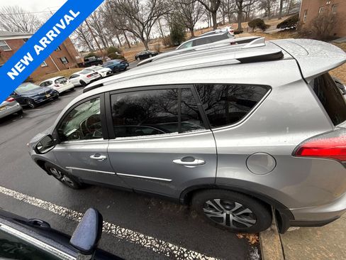 Used 2018 Toyota RAV4 LE w/ All Weather Liner Package image 23