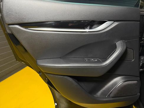 Used 2018 Maserati Levante image 16