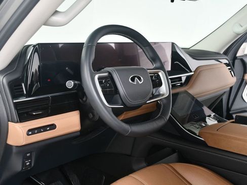 Used 2025 INFINITI QX80 Sensory image 26