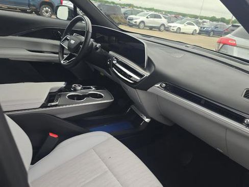Used 2024 Cadillac Lyriq Sport w/ LPO, Floor Liner Package AWD/4WD image 6