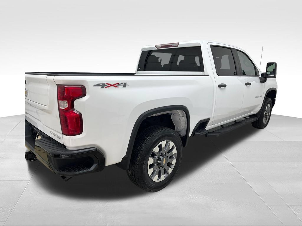 Used 2022 Chevrolet Silverado 2500 Custom w/ Custom Convenience Package AWD/4WD image 5