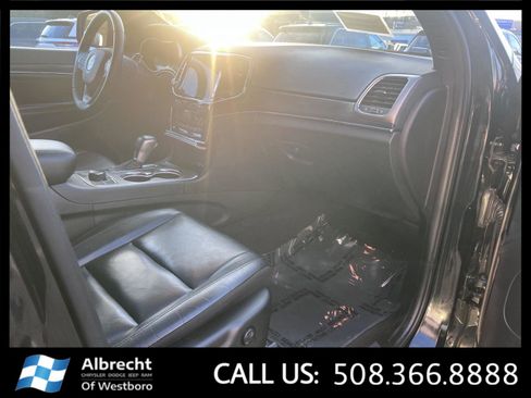 Used 2022 Jeep Grand Cherokee Limited image 20