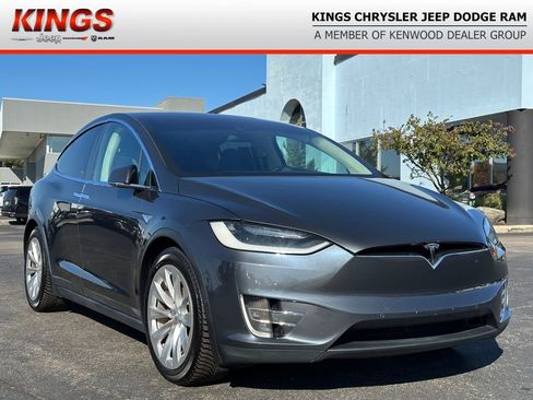 Used 2016 Tesla Model X P90D image 1