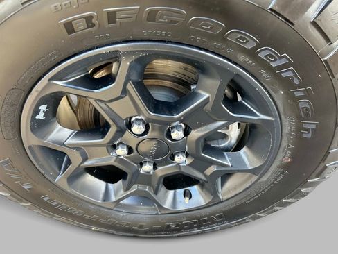 Used 2023 Jeep Wrangler Willys image 9