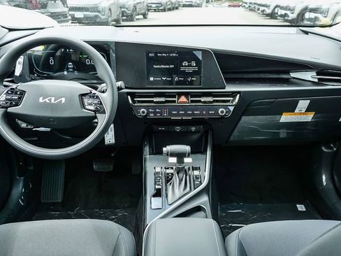 New 2026 Kia Niro LX FWD image 5