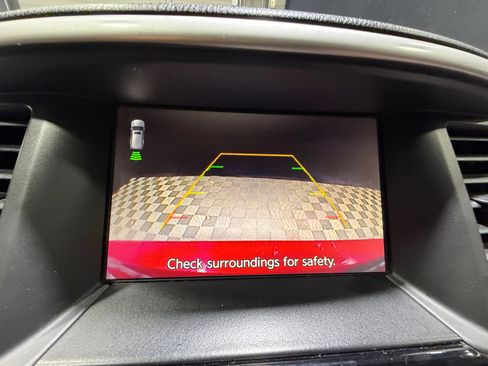 Used 2019 Nissan Pathfinder SV image 29