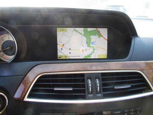 Used 2012 Mercedes-Benz C 300 4MATIC Sedan image 17