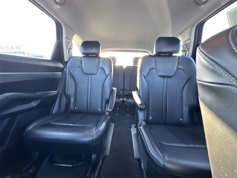 Used 2025 Kia Sorento EX image 13