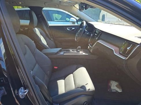 Used 2025 Volvo V60 B5 Cross Country Plus AWD/4WD image 8