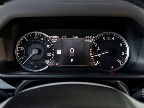 Certified 2023 Land Rover Defender 130 SE AWD/4WD image 17