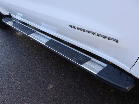 Used 2024 GMC Sierra 1500 SLT image 11