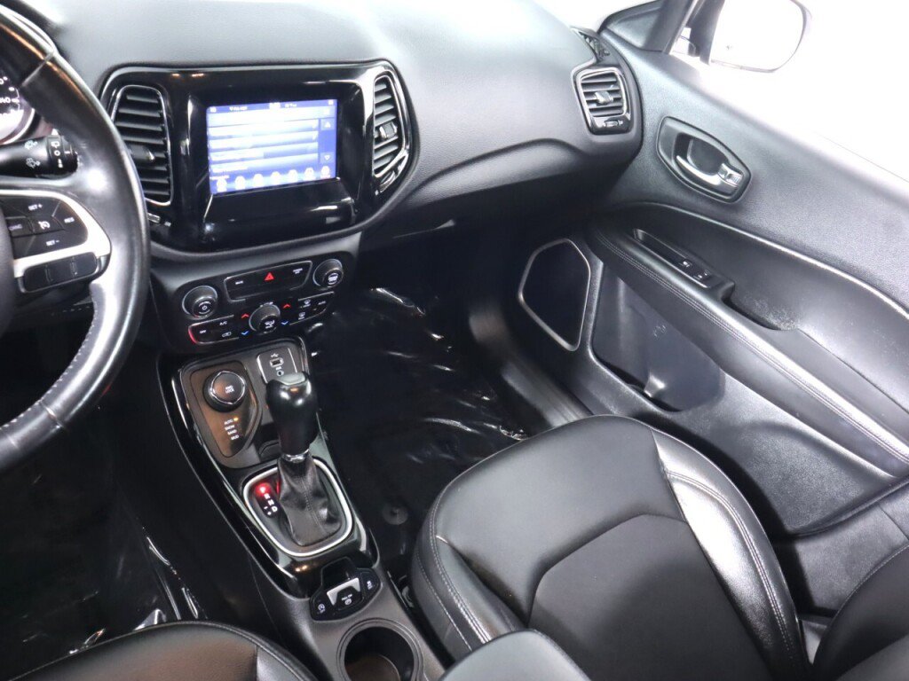 Used 2019 Jeep Compass Latitude AWD/4WD image 32