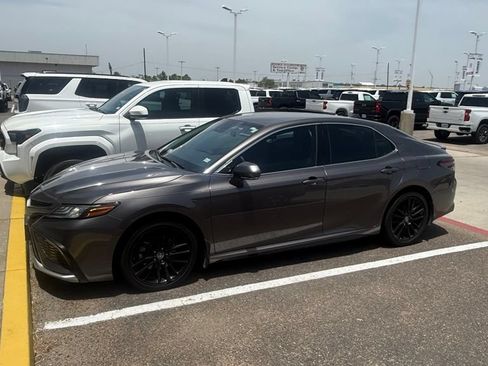 Used 2022 Toyota Camry XSE FWD image 2