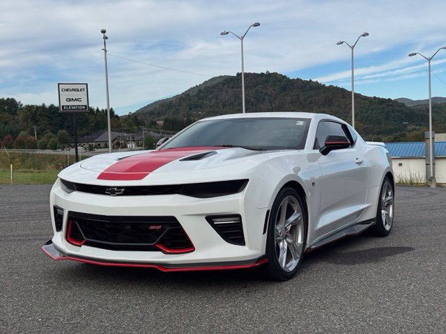 Used 2017 Chevrolet Camaro SS RWD image 3