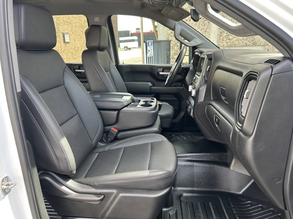 Used 2024 GMC Sierra 2500 Pro w/ Convenience Package AWD/4WD image 11