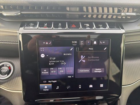 Certified 2025 Jeep Grand Cherokee Altitude image 11