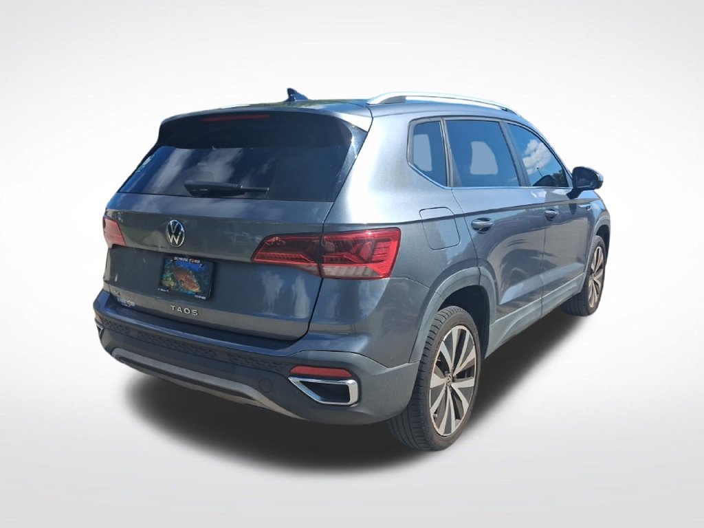 Certified 2022 Volkswagen Taos SE FWD image 5