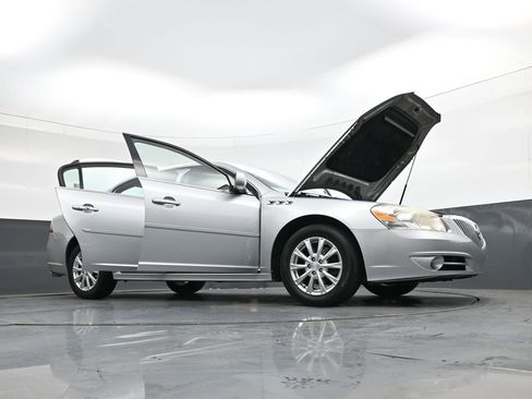 Used 2011 Buick Lucerne CXL w/ Driver Confidence Package image 43