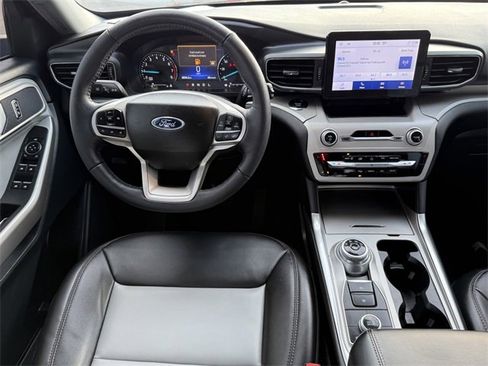 Certified 2023 Ford Explorer XLT w/ Equipment Group 202A image 8