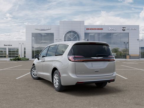 New 2026 Chrysler Pacifica Select FWD image 32