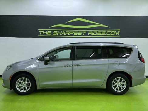 Used 2021 Chrysler Voyager Lxi image 6