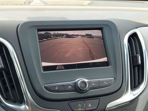 Used 2024 Chevrolet Equinox LT FWD image 15
