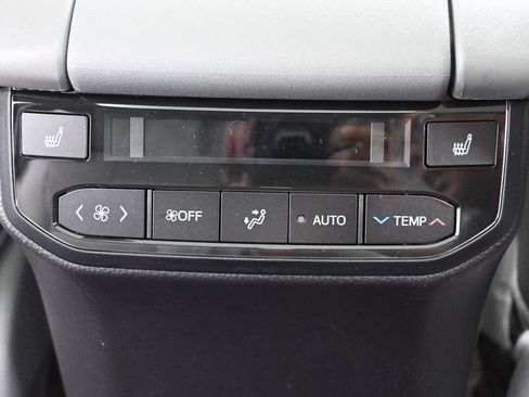 Certified 2026 Toyota Highlander Platinum AWD/4WD image 36
