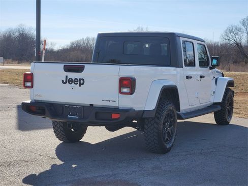 Used 2021 Jeep Gladiator Sport image 7