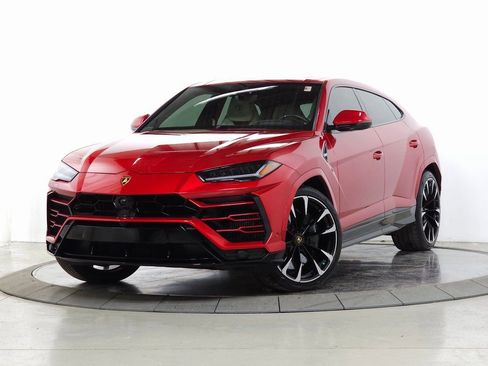 Used 2021 Lamborghini Urus image 1