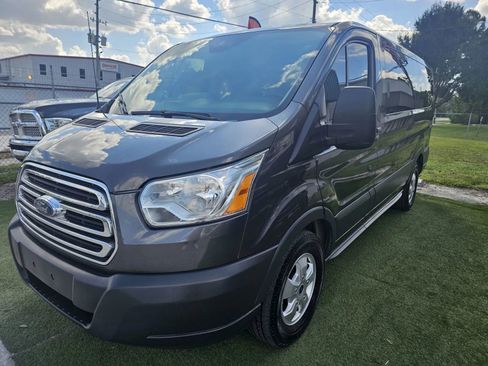 Used 2017 Ford Transit 150 XLT image 3