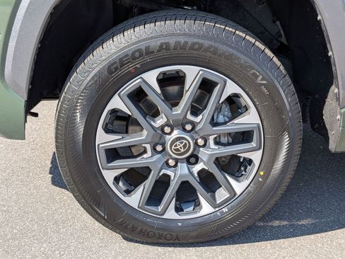 Used 2022 Toyota Tundra Limited image 10