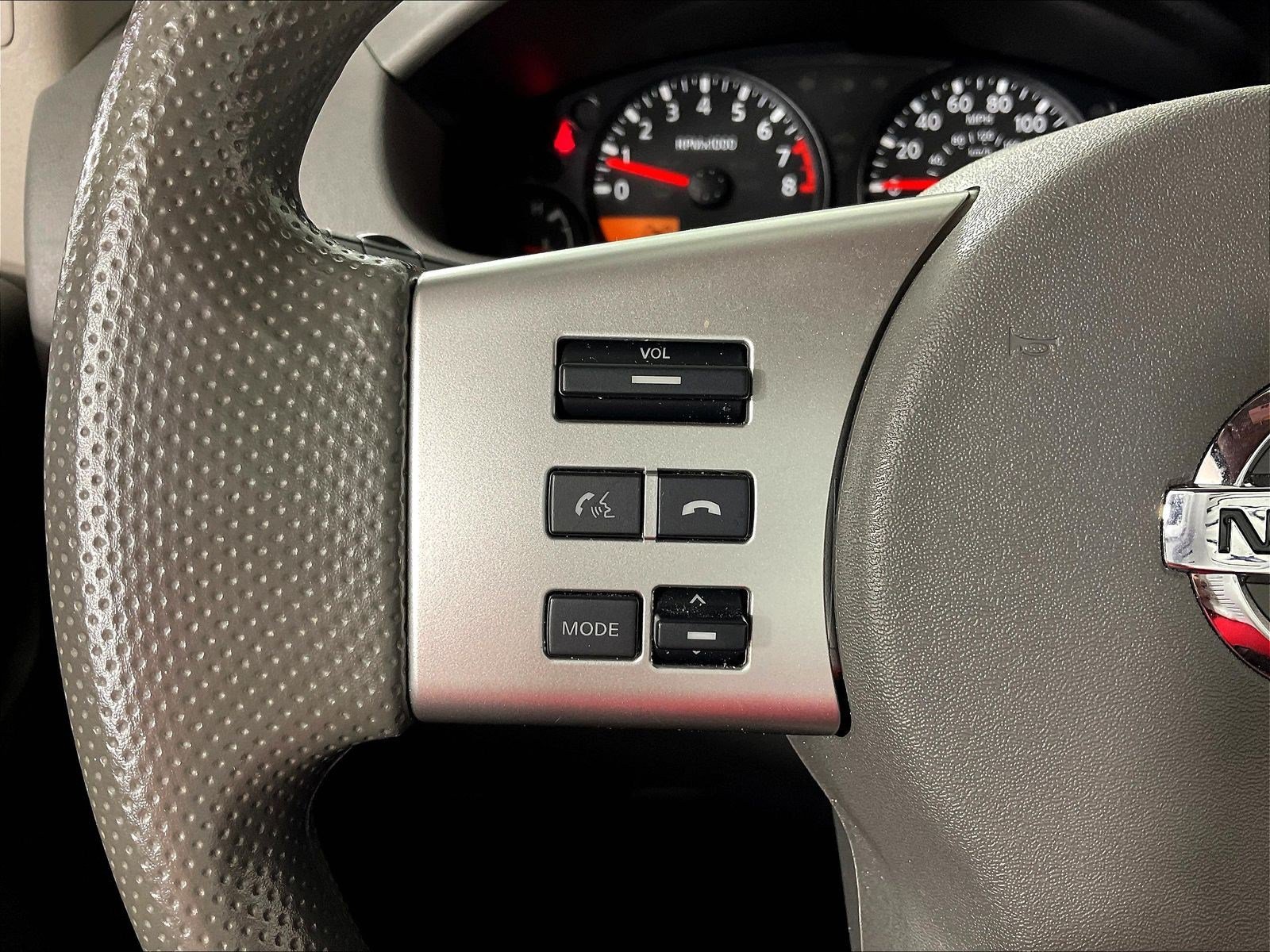 Used 2020 Nissan Frontier SV w/ Midnight Edition Floor Mats AWD/4WD image 12