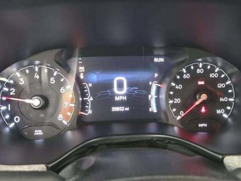 Used 2025 Jeep Compass Latitude w/ Sun & Sound Group AWD/4WD image 19