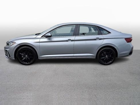 Used 2025 Volkswagen Jetta SE FWD image 7