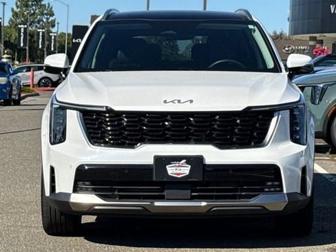 Certified 2025 Kia Sorento EX AWD/4WD image 11