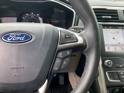 Used 2019 Ford Fusion SEL FWD image 20