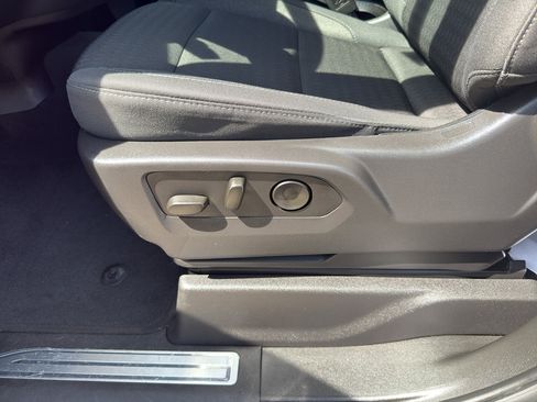 Used 2025 Chevrolet Silverado 1500 LT AWD/4WD image 17