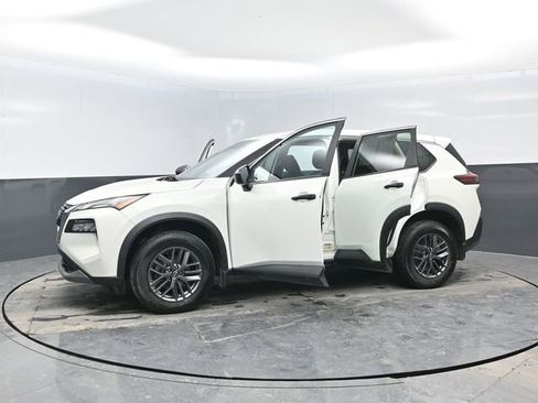 Used 2023 Nissan Rogue S image 23