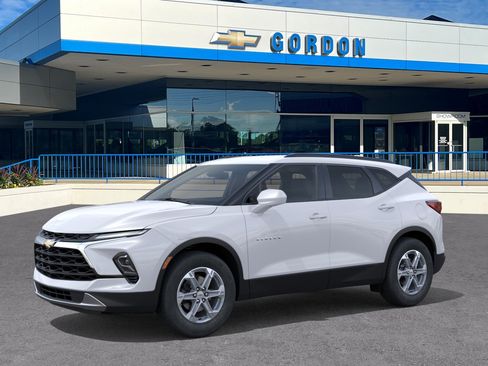 New 2026 Chevrolet Blazer LT w/ Convenience Package FWD image 2